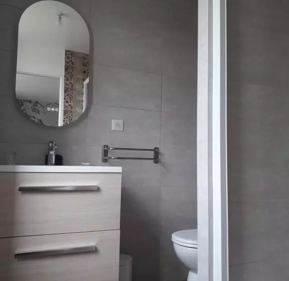 ベッドアンドブレックファースト Chambre D Hôtes Suite Aux Glycines