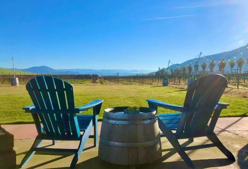 Aamiaismajoitus (B&B) Sequoia View Vineyard