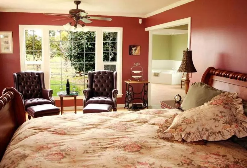 Aamiaismajoitus (B&B) Sequoia View Vineyard