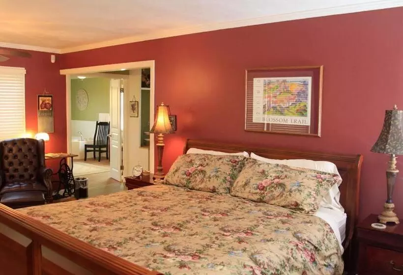 Aamiaismajoitus (B&B) Sequoia View Vineyard