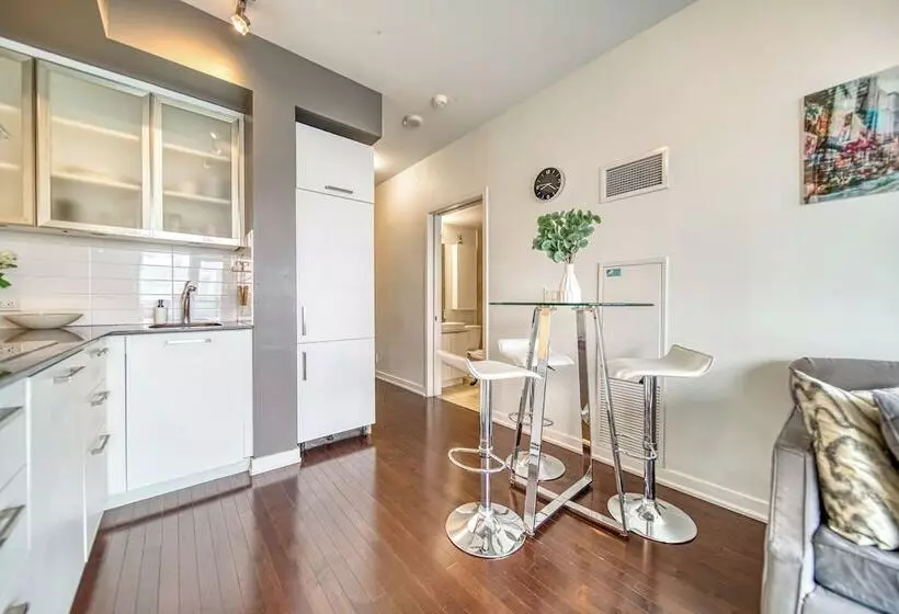 ホテル Gsuite Express Downtown Toronto