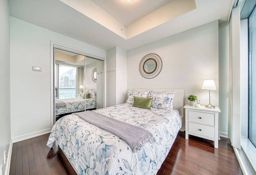 Hotel Gsuite Express Downtown Toronto