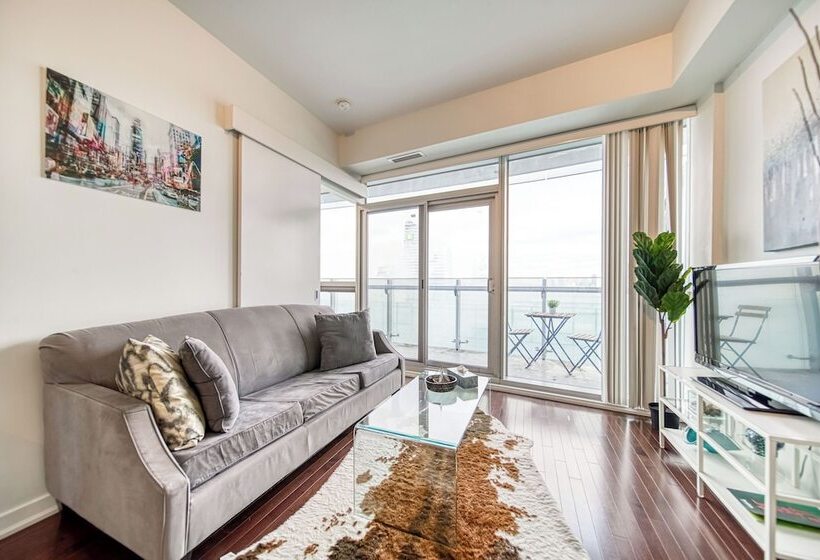 Hotel Gsuite Express Downtown Toronto