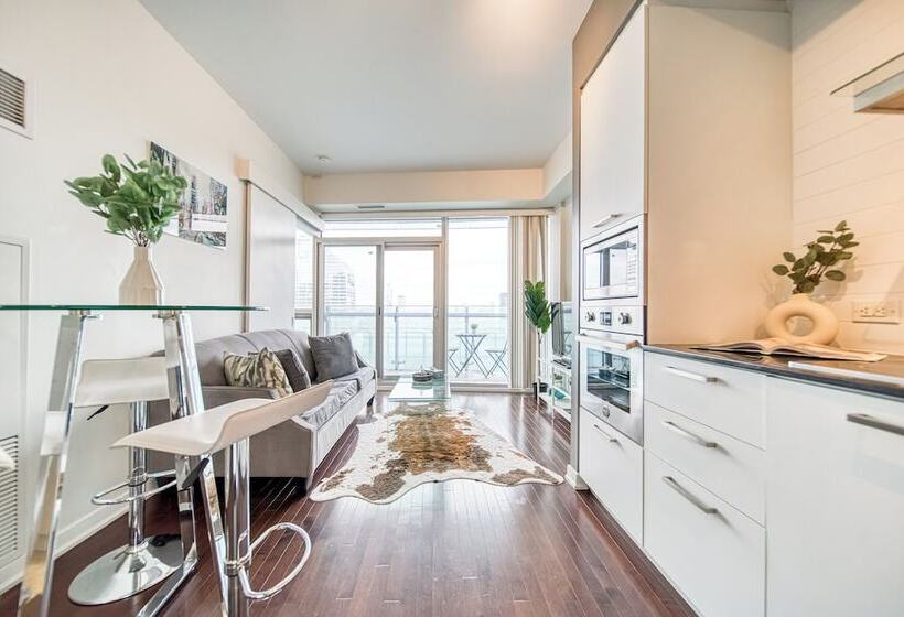 Hotel Gsuite Express Downtown Toronto