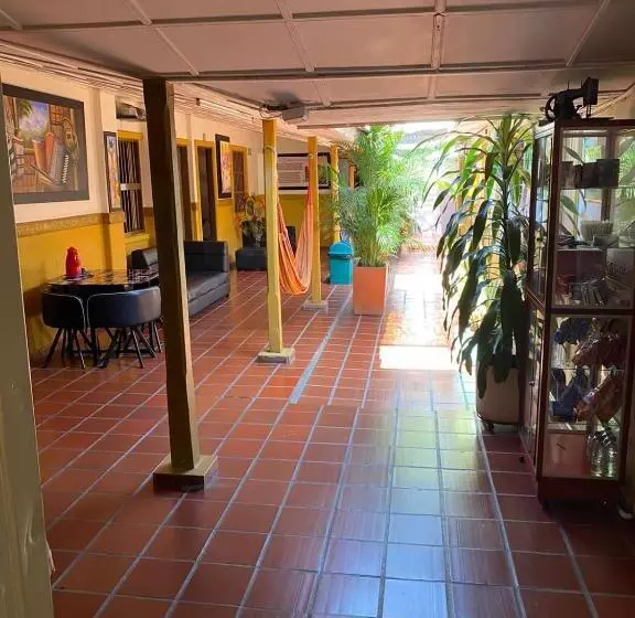 هتل Noe Plaza