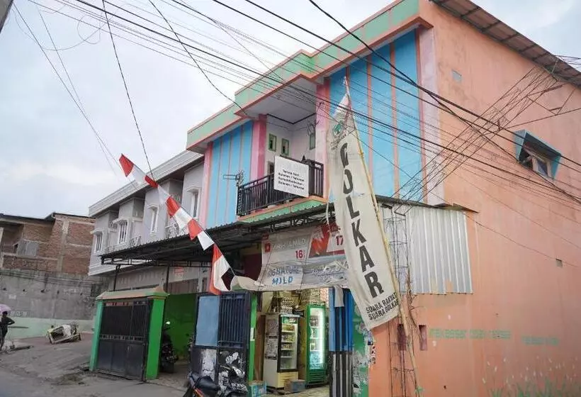 ホテル Oyo 93876 Athirah Kost