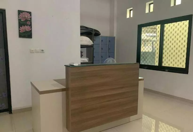 ホテル Oyo 93876 Athirah Kost