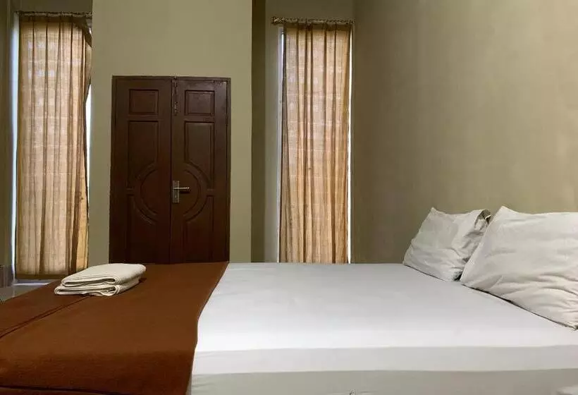 ホテル Oyo 93876 Athirah Kost