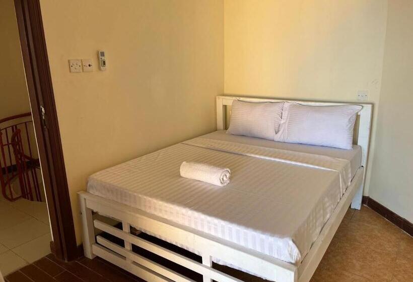 Hotel The Penthouse Beachfront