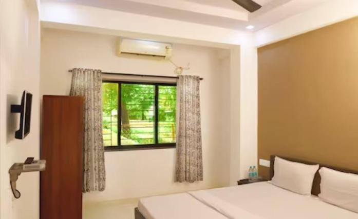 Hotel Vartak Wadi Smita Villa