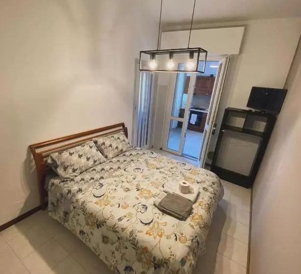 پانسیون Aurora Rooms