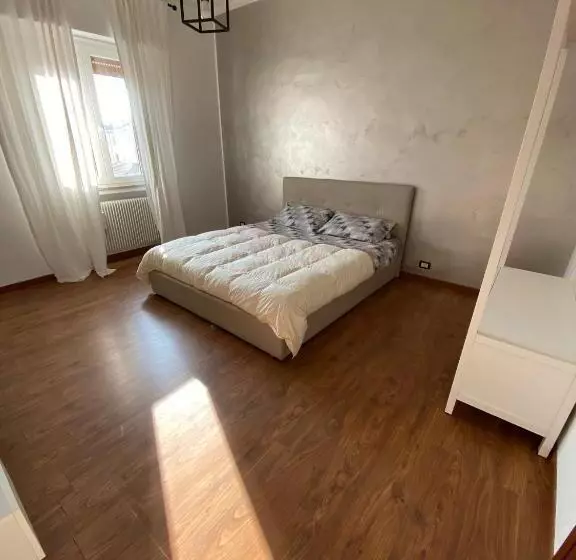 پانسیون Aurora Rooms