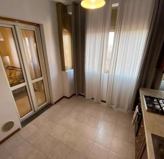 پانسیون Aurora Rooms