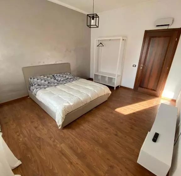 پانسیون Aurora Rooms
