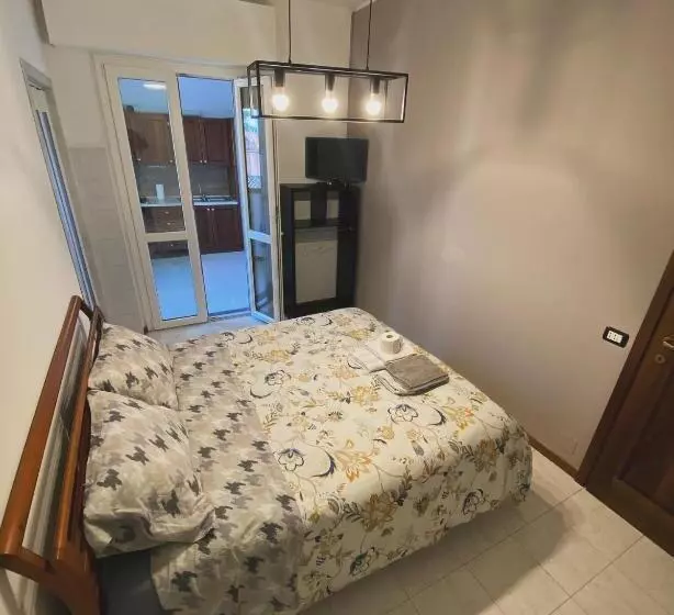 پانسیون Aurora Rooms