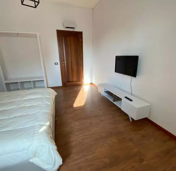 پانسیون Aurora Rooms