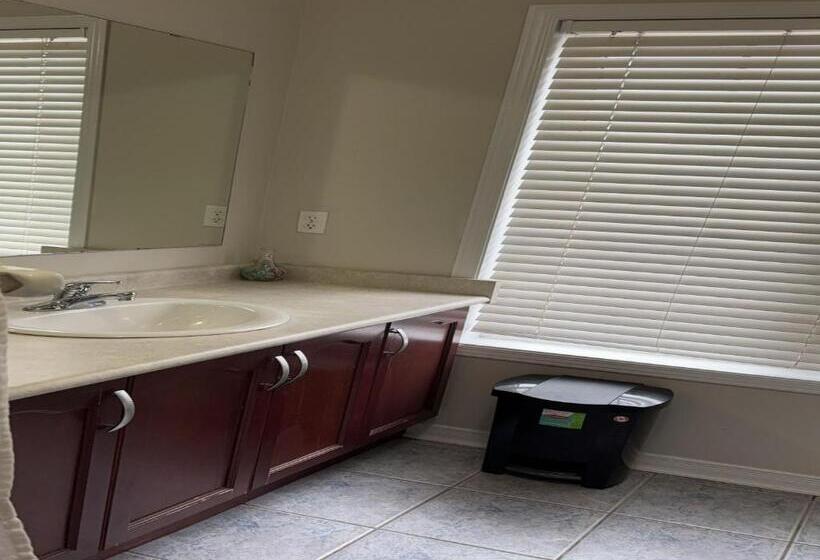 Пансион Bright Queen Room