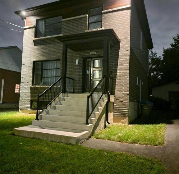 تختخواب و صبحانه Confort