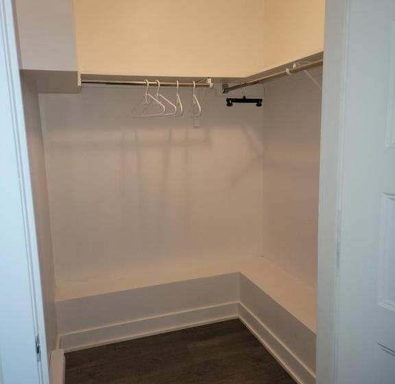 تختخواب و صبحانه Confort