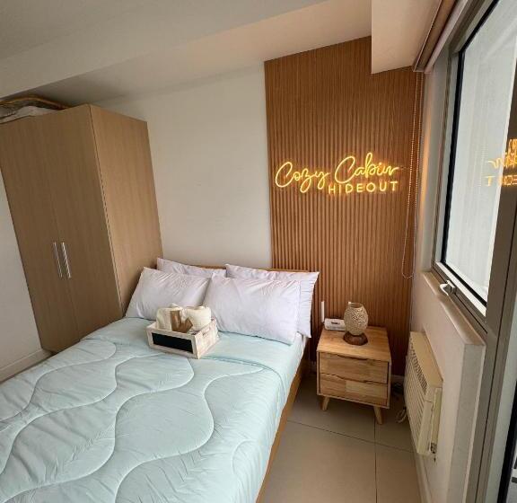 Cozy Cabin Hideout Qc