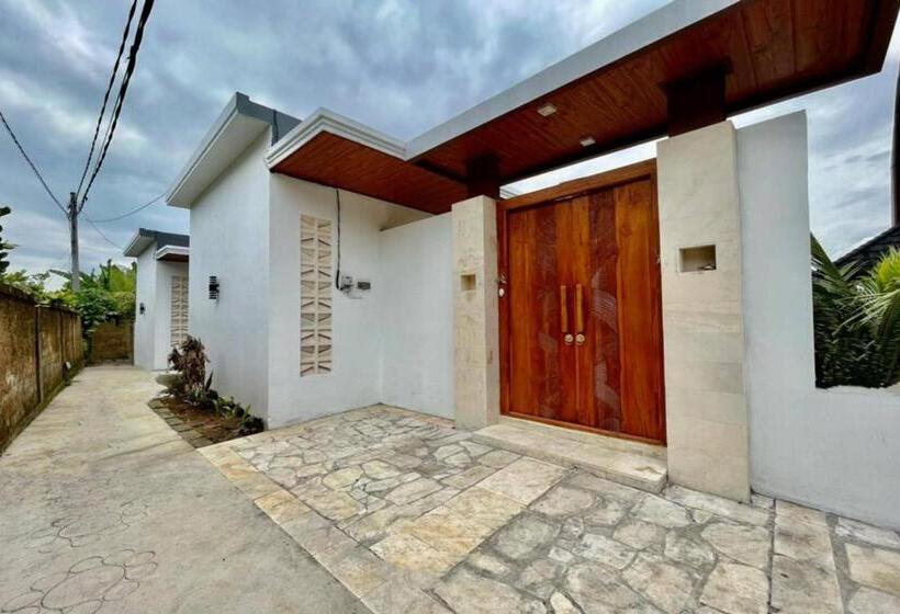 Отель Belvilla Pantai Senja Resort Central Ubud