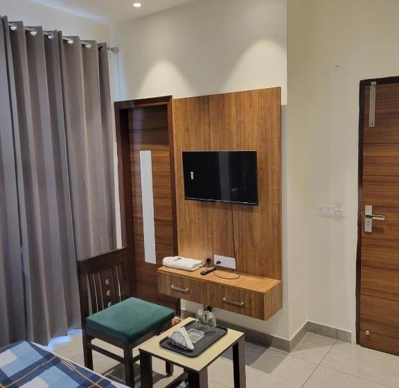 בית מלון כפרי Guru Guest House Green Velly Lpu