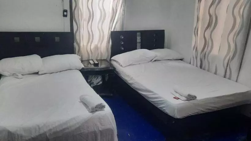 ホテル Habitacion Para Varias Personas
