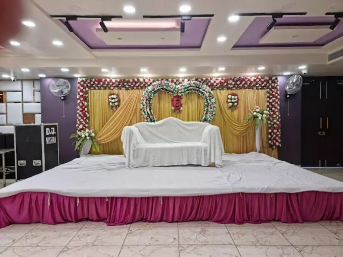 Hotelli Om Shivay Raebareli