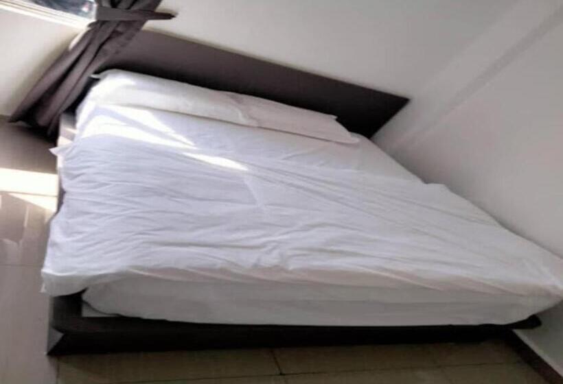 Hotel Oyo 90953 Song 99