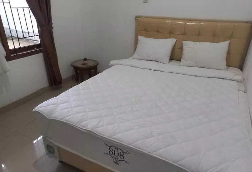 Hotelli Oyo 93820 Salma Homestay Syariah