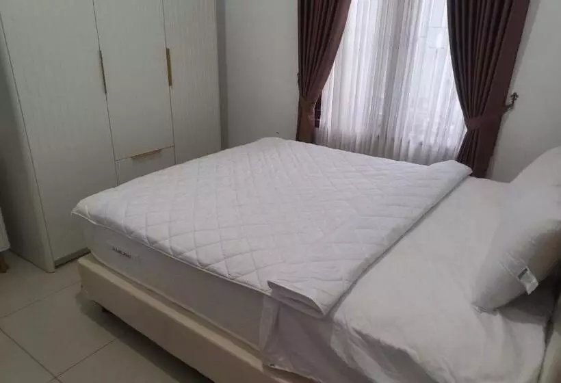 Hotelli Oyo 93820 Salma Homestay Syariah