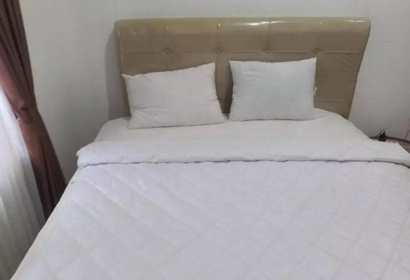 Hotelli Oyo 93820 Salma Homestay Syariah