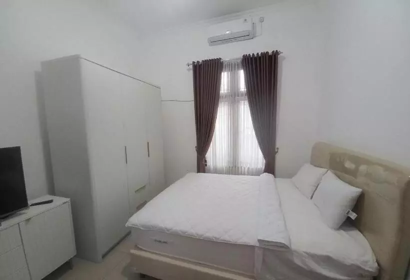 Hotelli Oyo 93820 Salma Homestay Syariah