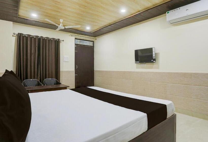 Super Hotel O Varanasi Near Banaras Junction