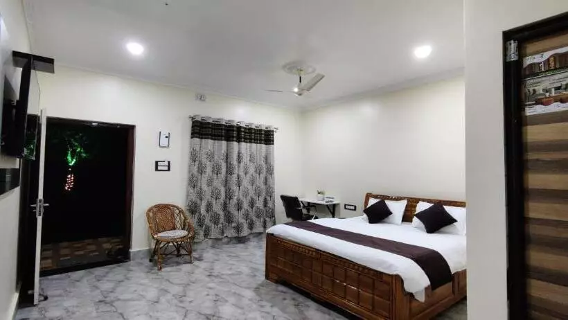 ホテル Similipal Nature Retreat