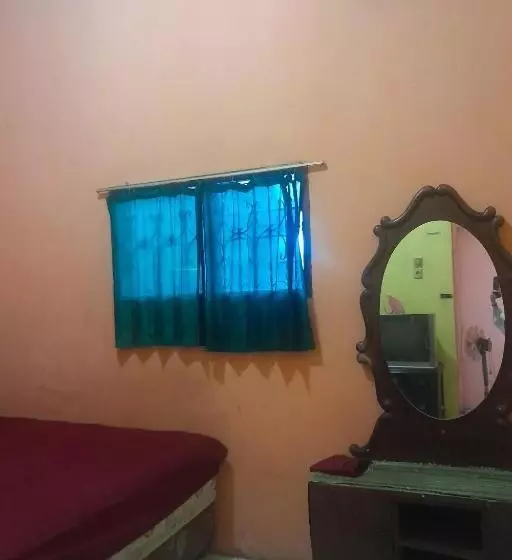 ホテル Spot On 93852 Fermansio Homestay 2