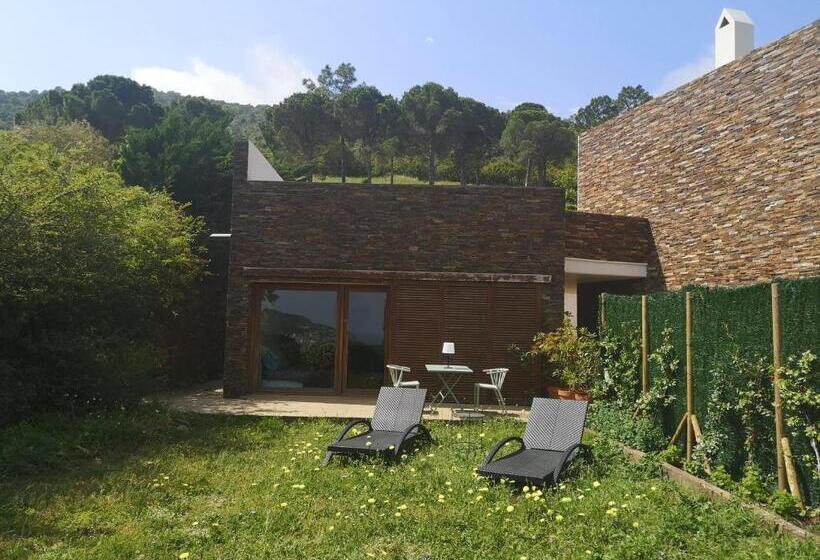 ペンション Cap De Creus : Bungalow, Jardin Y Vista Al Mar