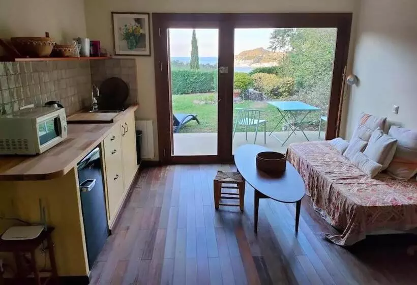 Majatalo Cap De Creus : Bungalow, Jardin Y Vista Al Mar