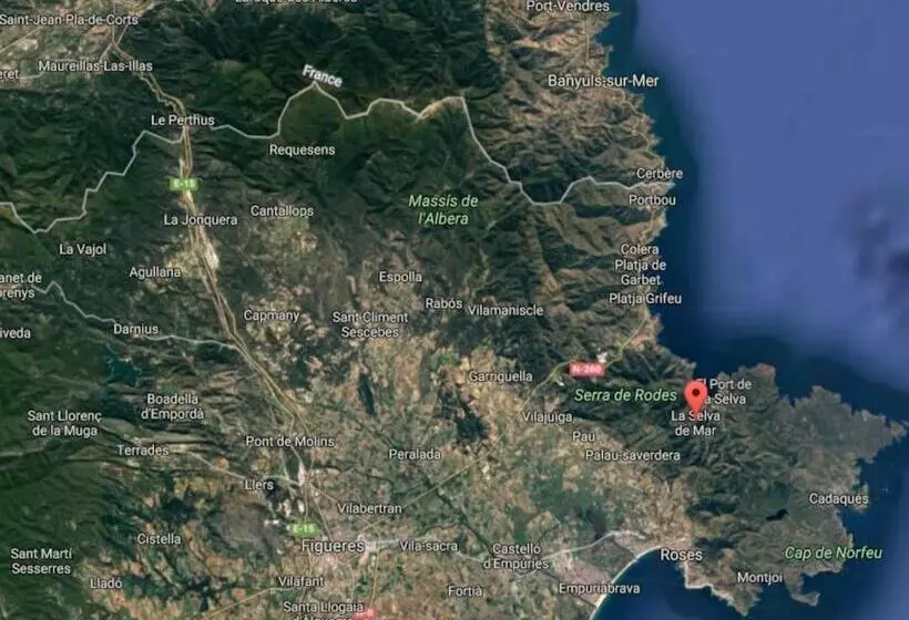 Majatalo Cap De Creus : Bungalow, Jardin Y Vista Al Mar