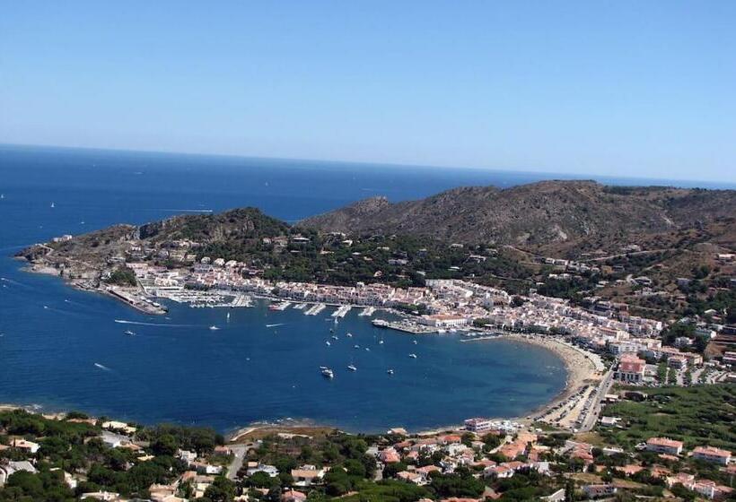 ペンション Cap De Creus : Bungalow, Jardin Y Vista Al Mar