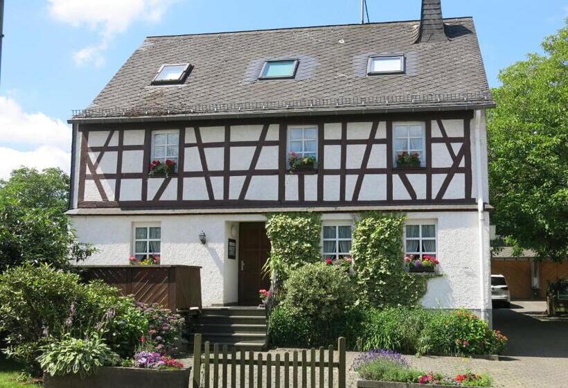 ペンション Gästehaus Bauernstube