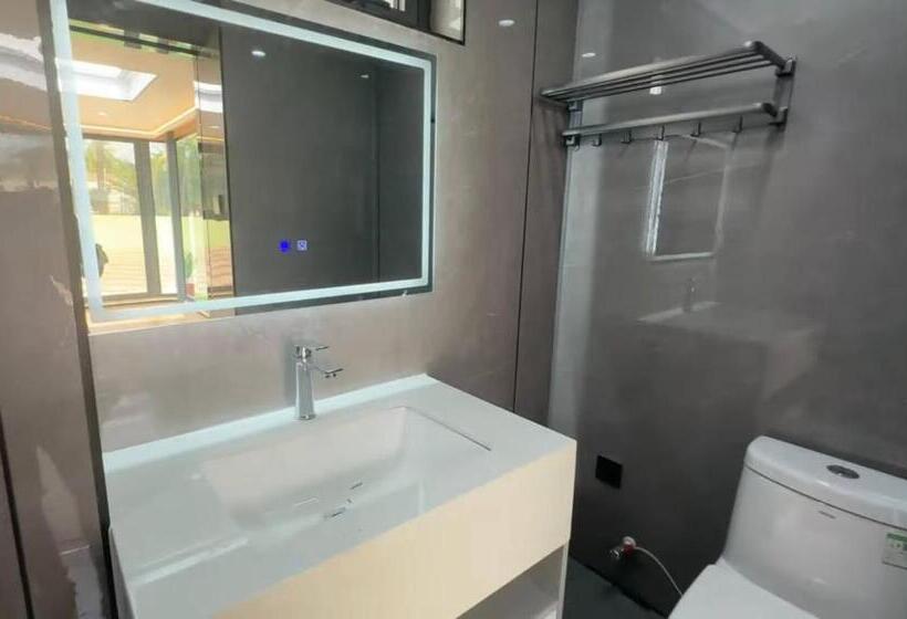 هاستل Kosmo Montenegro