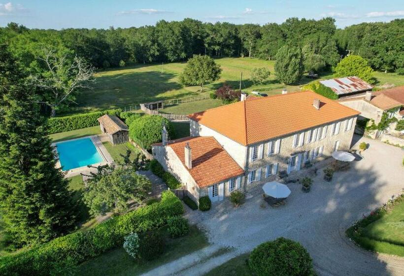 مبيت وإفطار Domaine De Laguneaussan