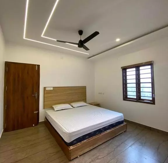Aamiaismajoitus (B&B) Grandstaykannur