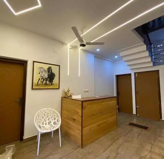 Aamiaismajoitus (B&B) Grandstaykannur