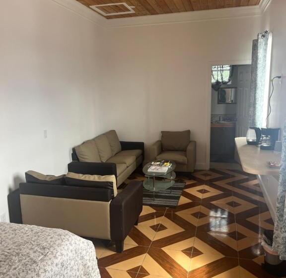 Bed and Breakfast Sanandros Airbnb