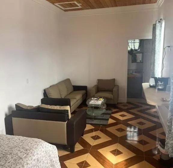 تختخواب و صبحانه Sanandros Airbnb