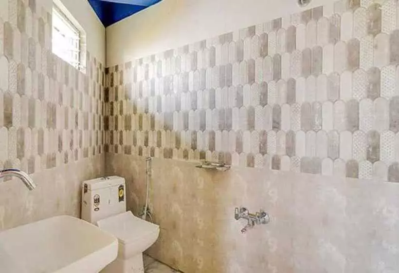 Fabhotel Aliya