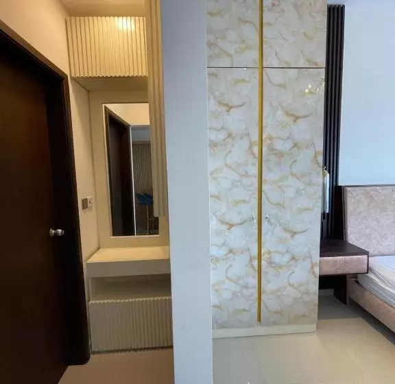 Grand Sri Lounge   Ocean Breeze Hotel Residents