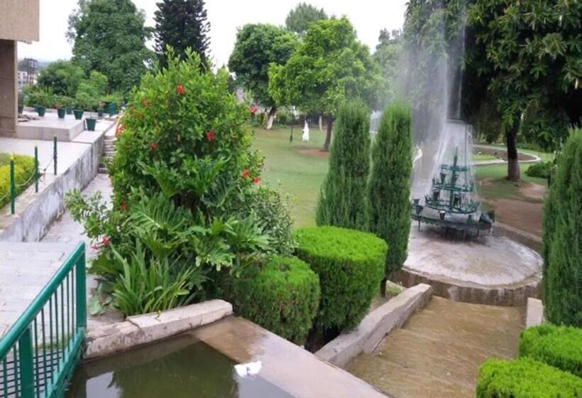 Hotel Broadway Patnitop